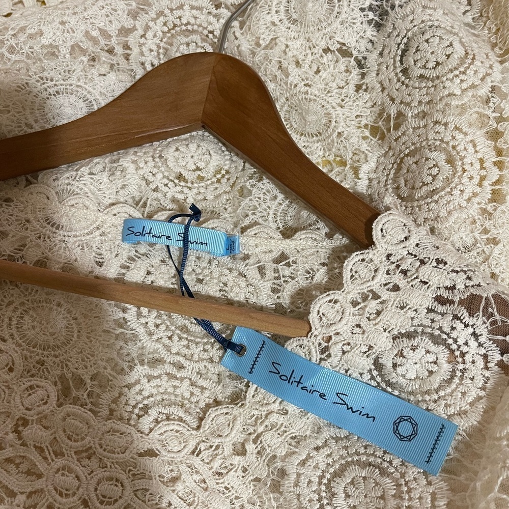 💚 SOLD 💚 NWT!! Solitaire Swim cream colored crochet cover-long sleeves Large - Picture 3 of 5